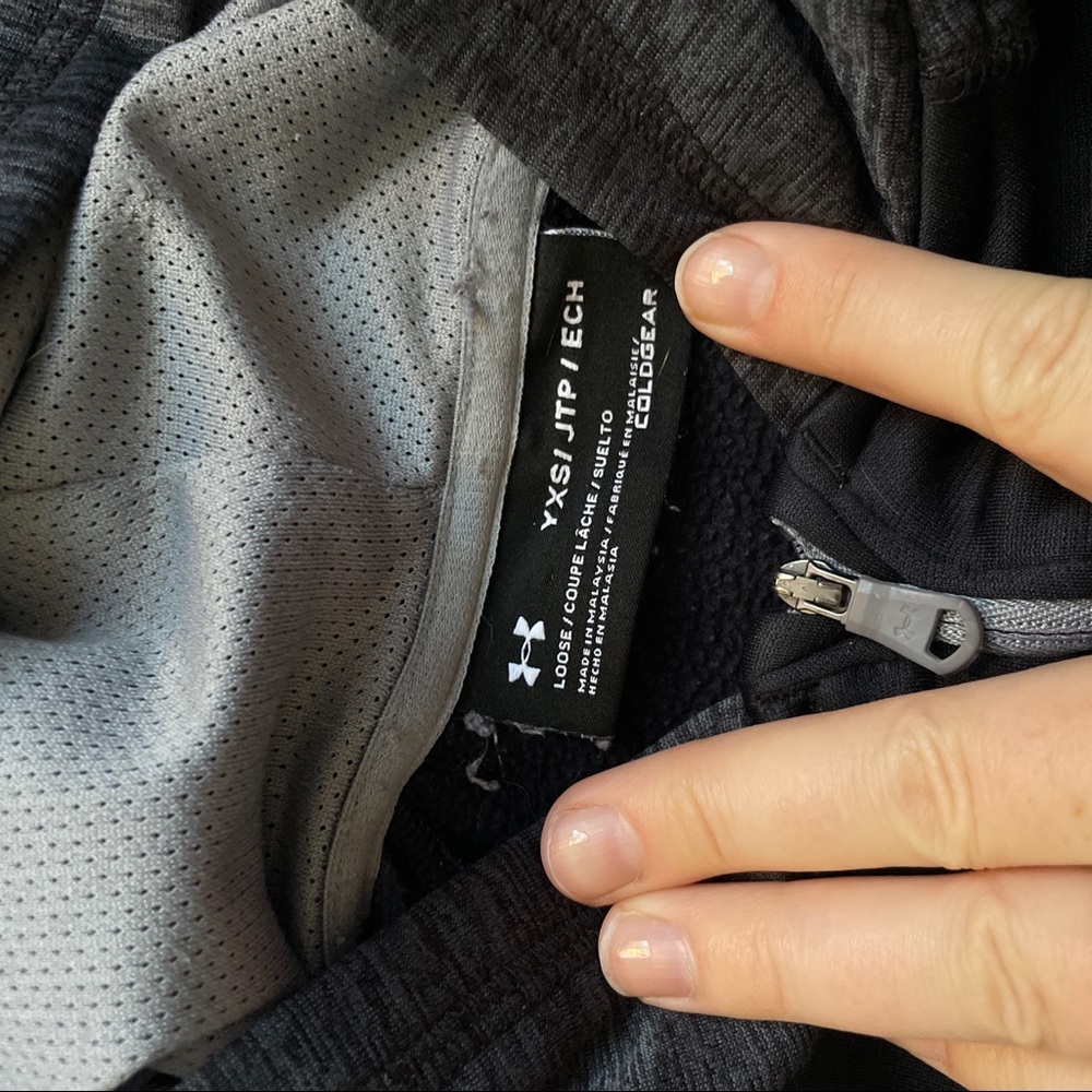 Under armor hoodie - Picture 5 of 5